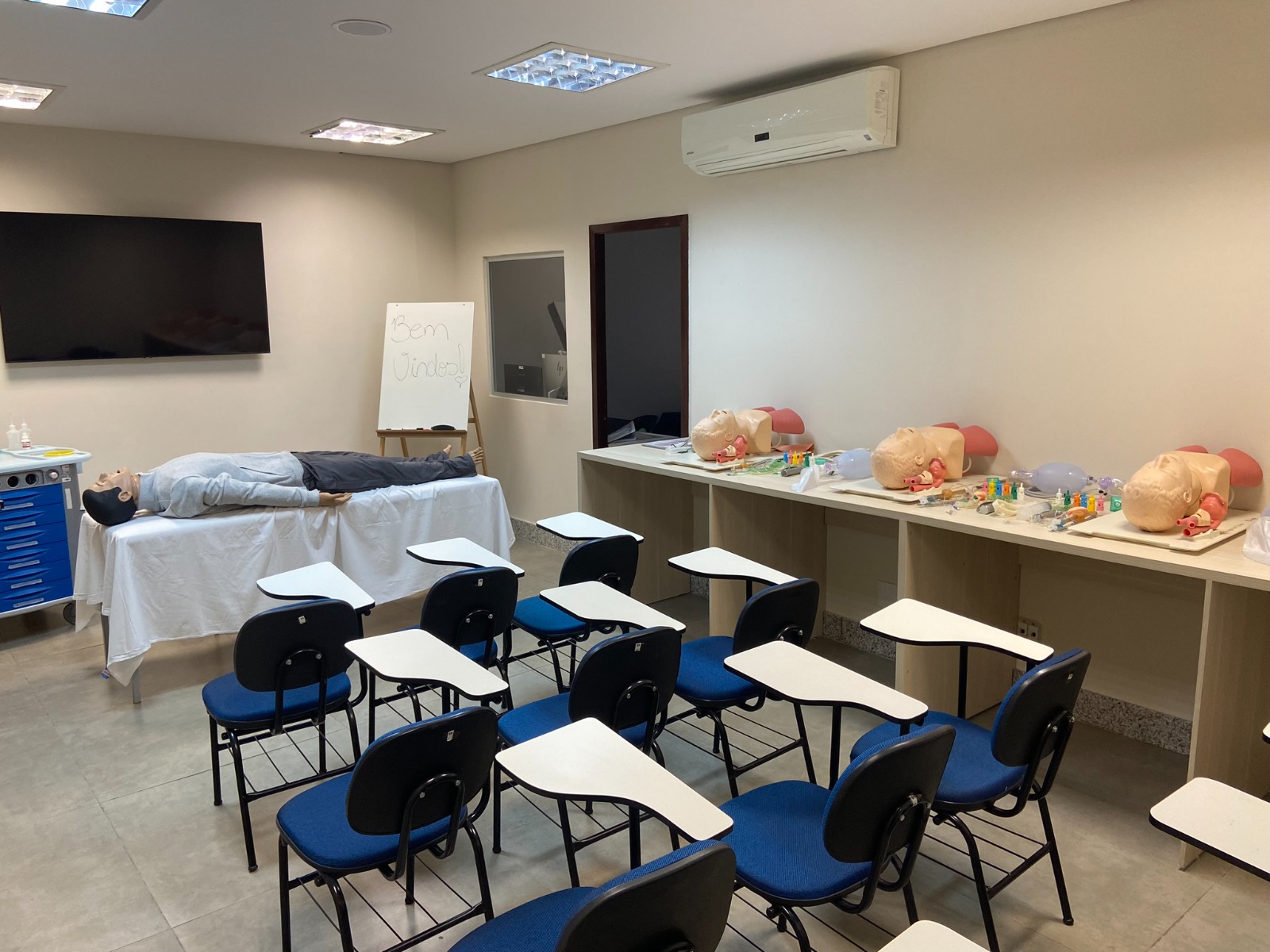 Nova sala de simulação do ICTDF traz excelência na qualificação de profissionais de saúde em ACLS